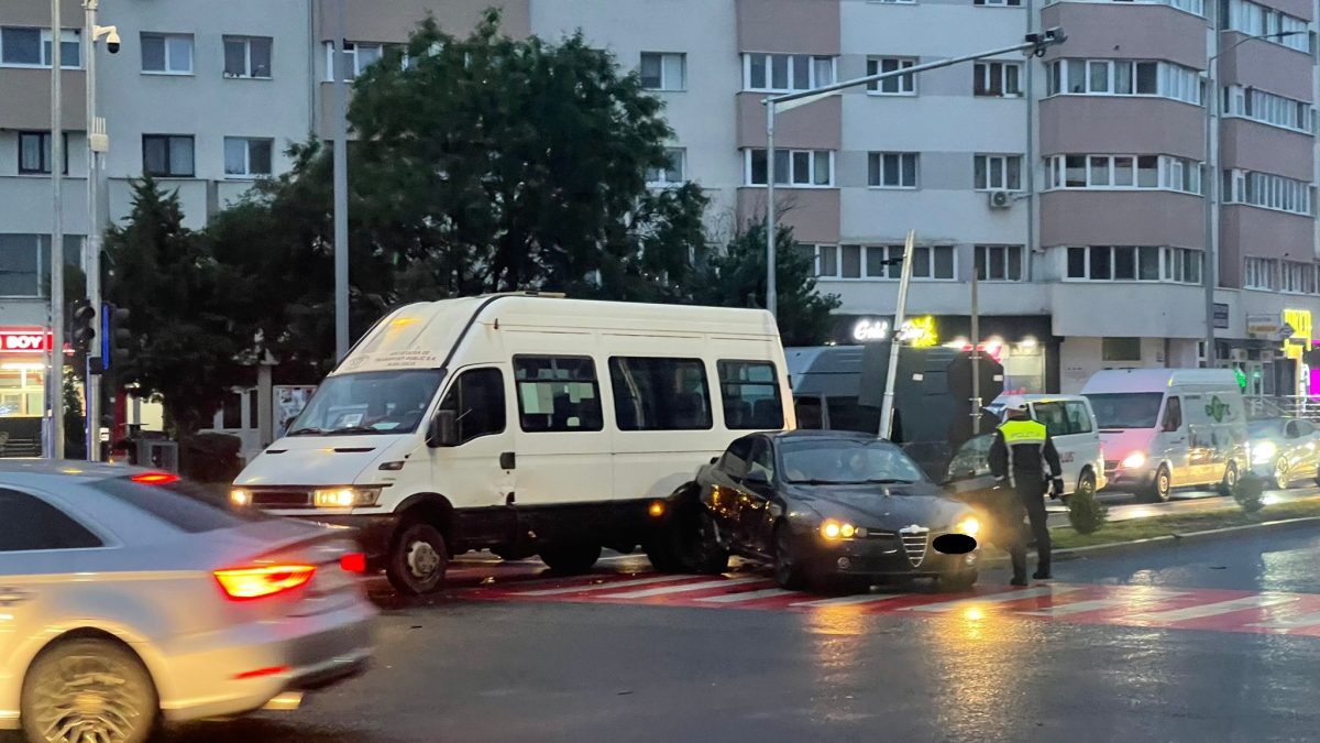 foto: accident rutier într una dintre cele mai aglomerate intersecții din