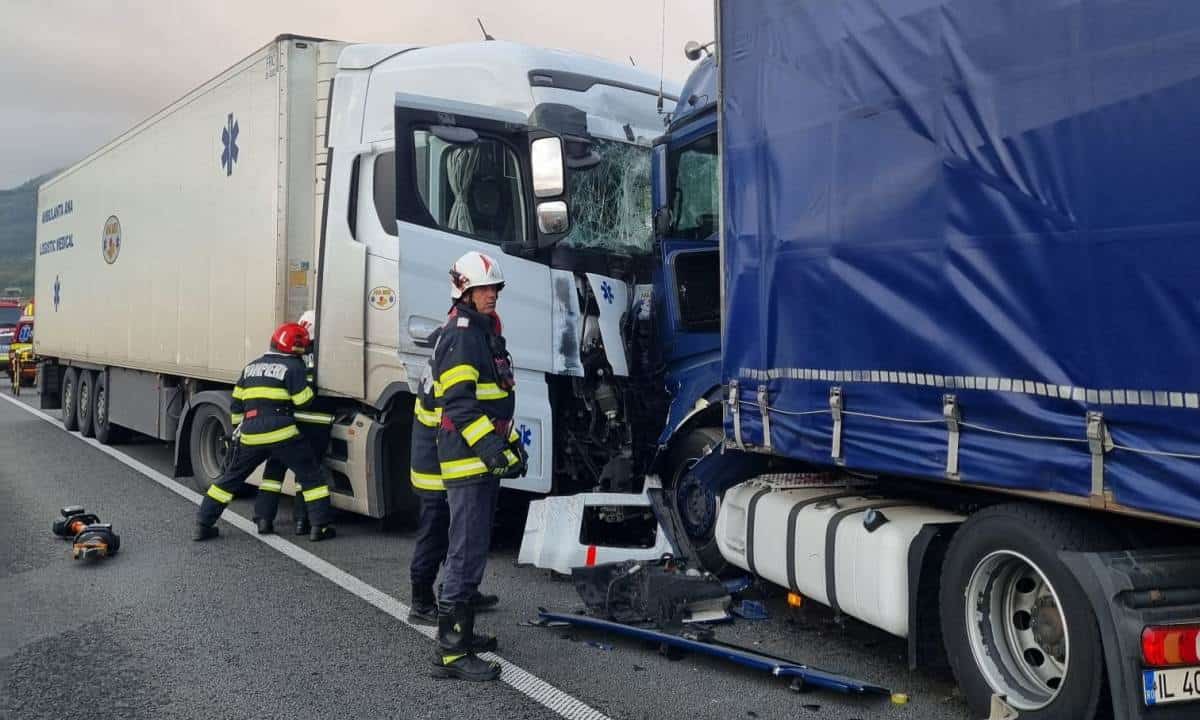 foto: accident la ieșirea de pe a1 spre valea oltului.