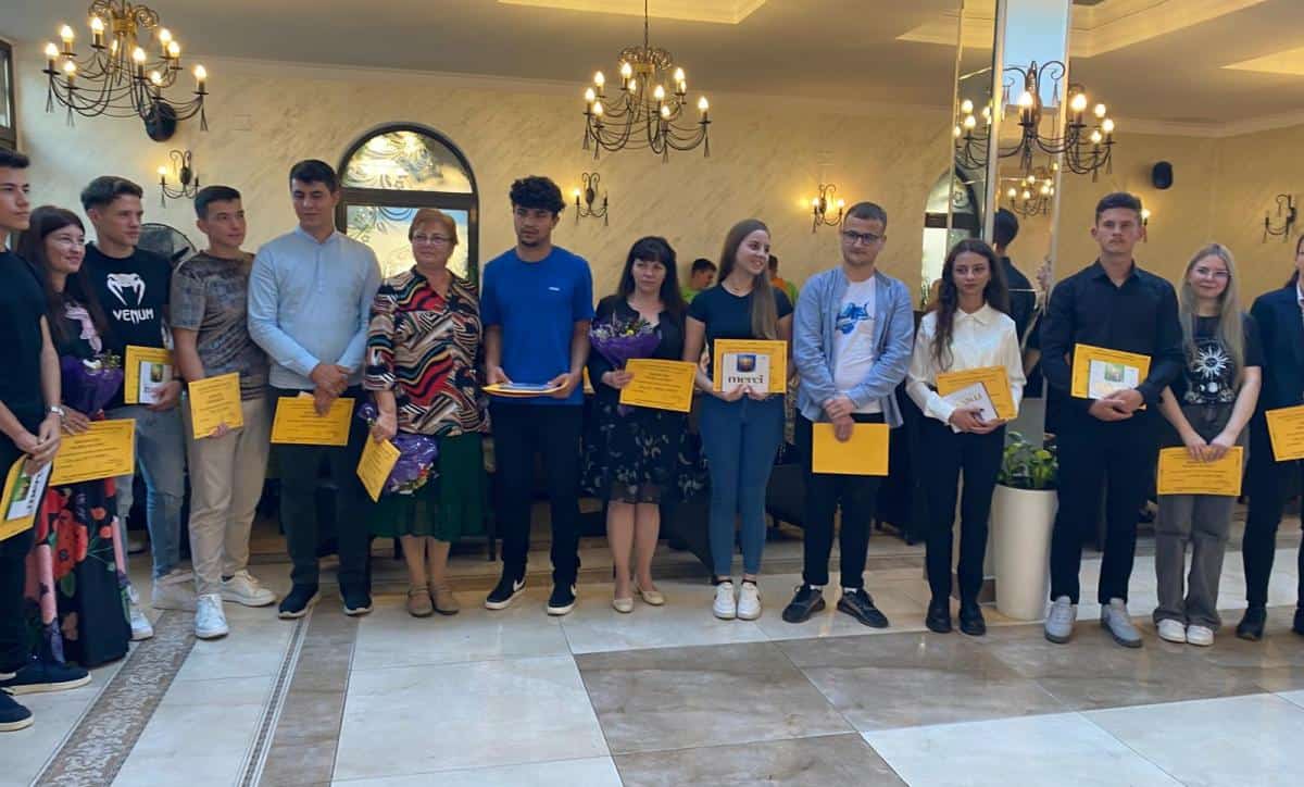 foto: peste 150 de elevi olimpici, premiați la aiud, pentru