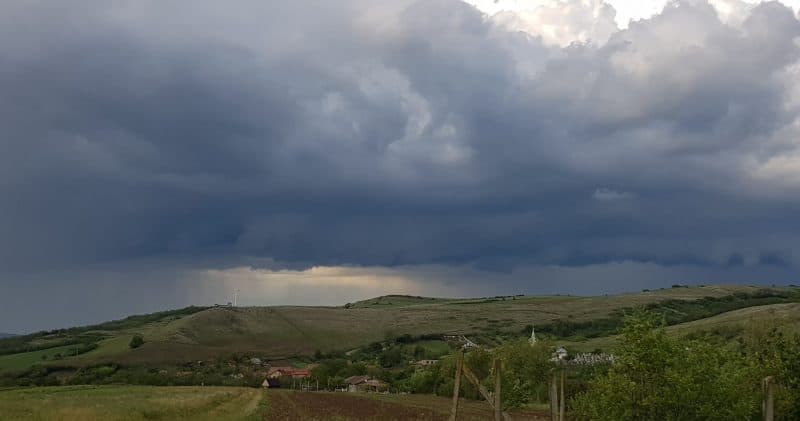 meteorologii au actualizat prognoza pentru următoarele zile. cod galben şi