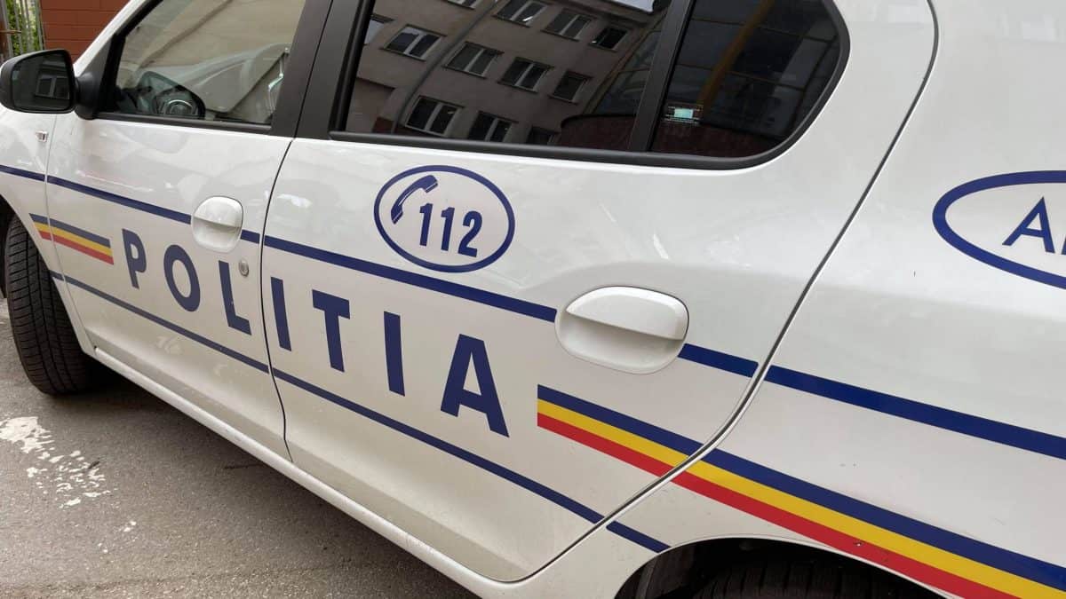 scandal într o locuință din alba iulia. polițiștii l au reținut pe