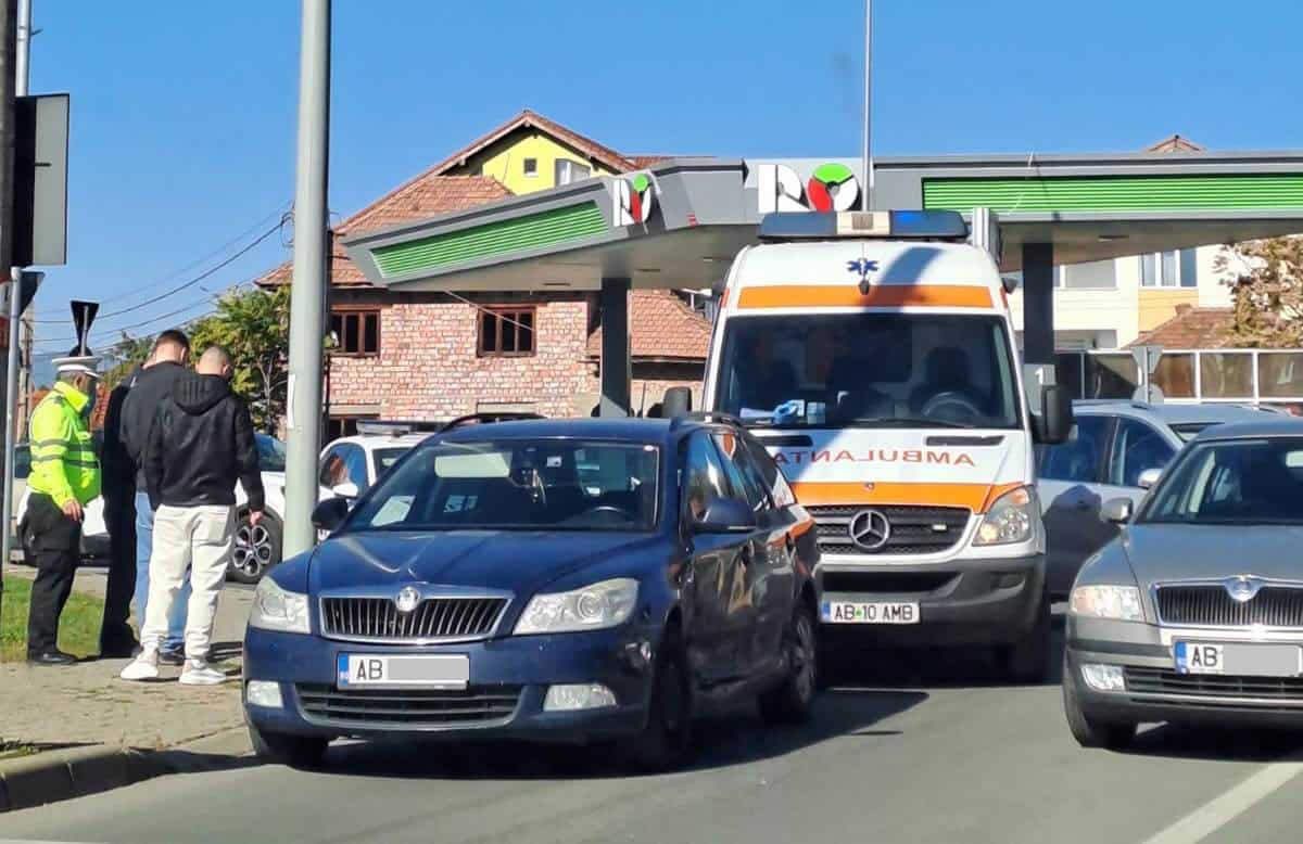 foto: accident rutier în centrul municipiului alba iulia. două mașini