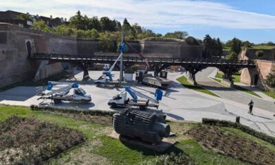 foto: la alba iulia a început împodobirea cu luminițe pentru