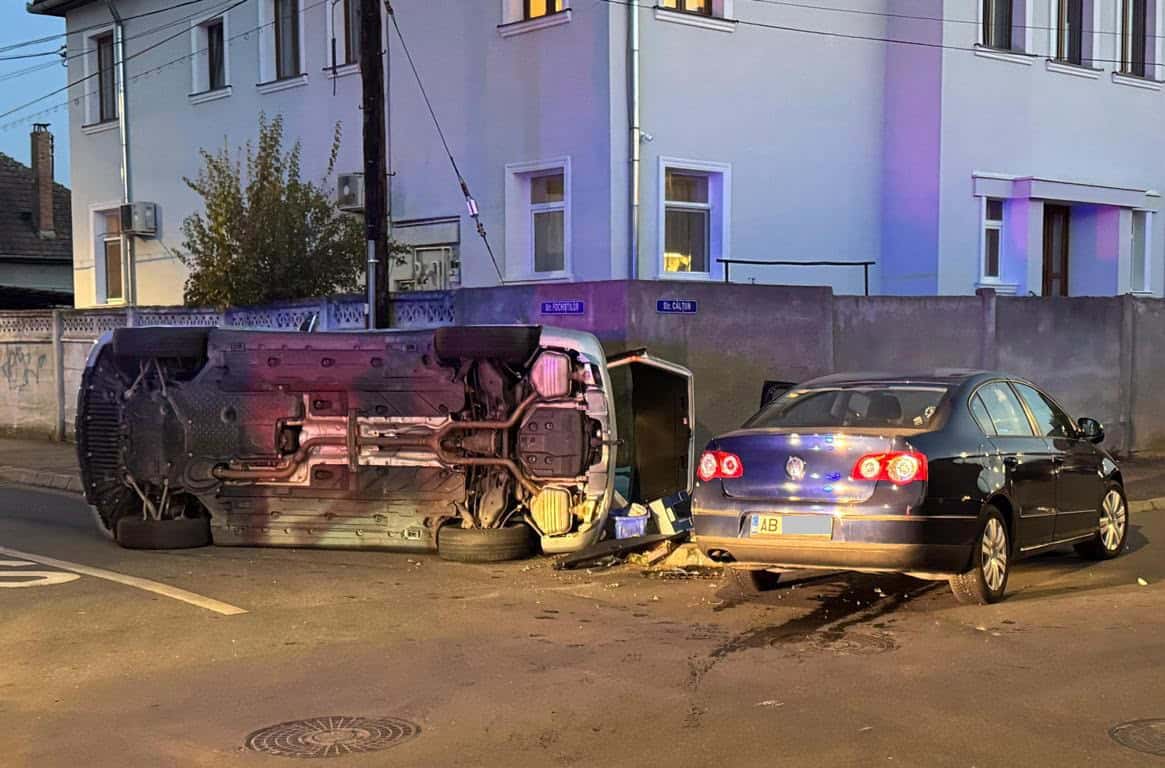 foto: mașină înmatriculată în alba, implicată într un accident la sibiu.