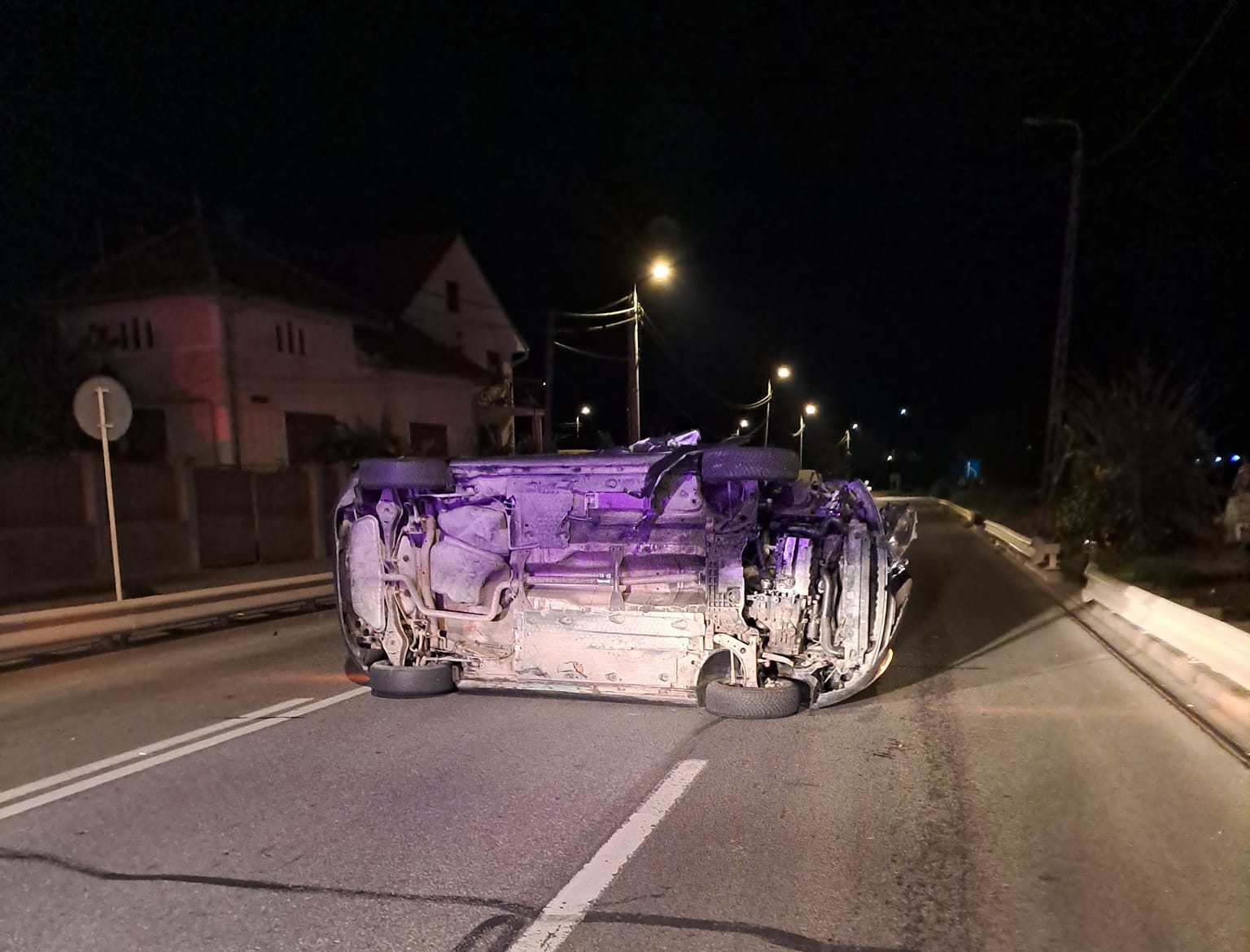 foto video: accident rutier în micești. o femeie a rămas încarcerată