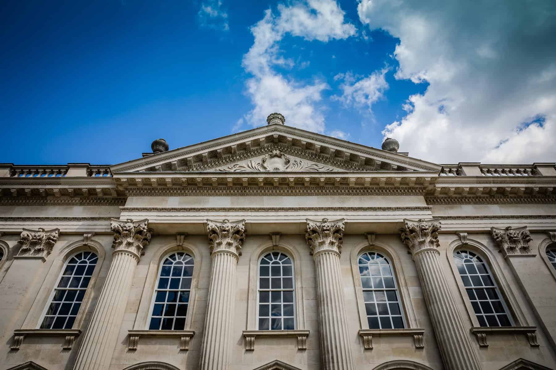 universitatea cambridge caută profesori de limba română. condițiile de înscriere