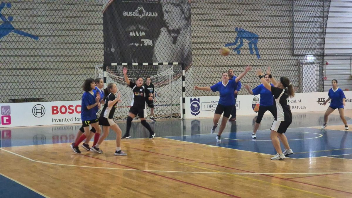 video competiție de handbal la alba iulia: Șase echipe de