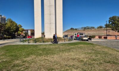 video: monumentul unirii din alba iulia, împrejmuit cu un gard