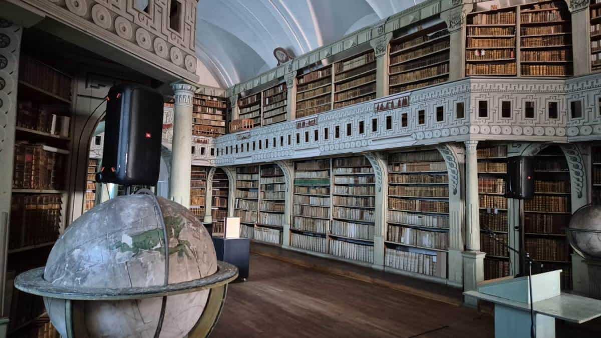 biblioteca ”batthyaneum” din alba iulia va fi restaurată cu bani