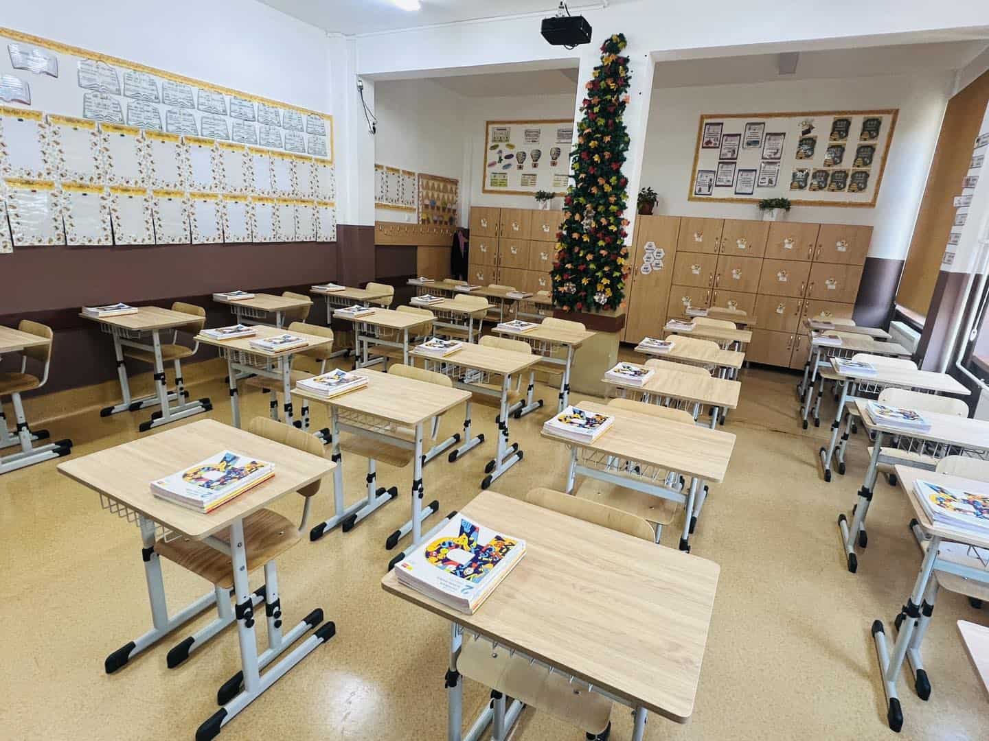 când intră banii pe cardurile educaționale pentru elevii dezavantajați. anunțul