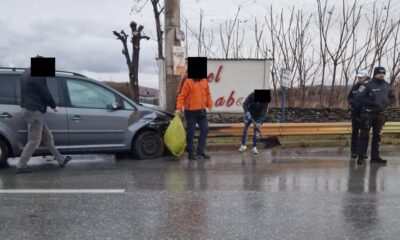 foto: accident rutier la alba iulia. o mașină s a oprit