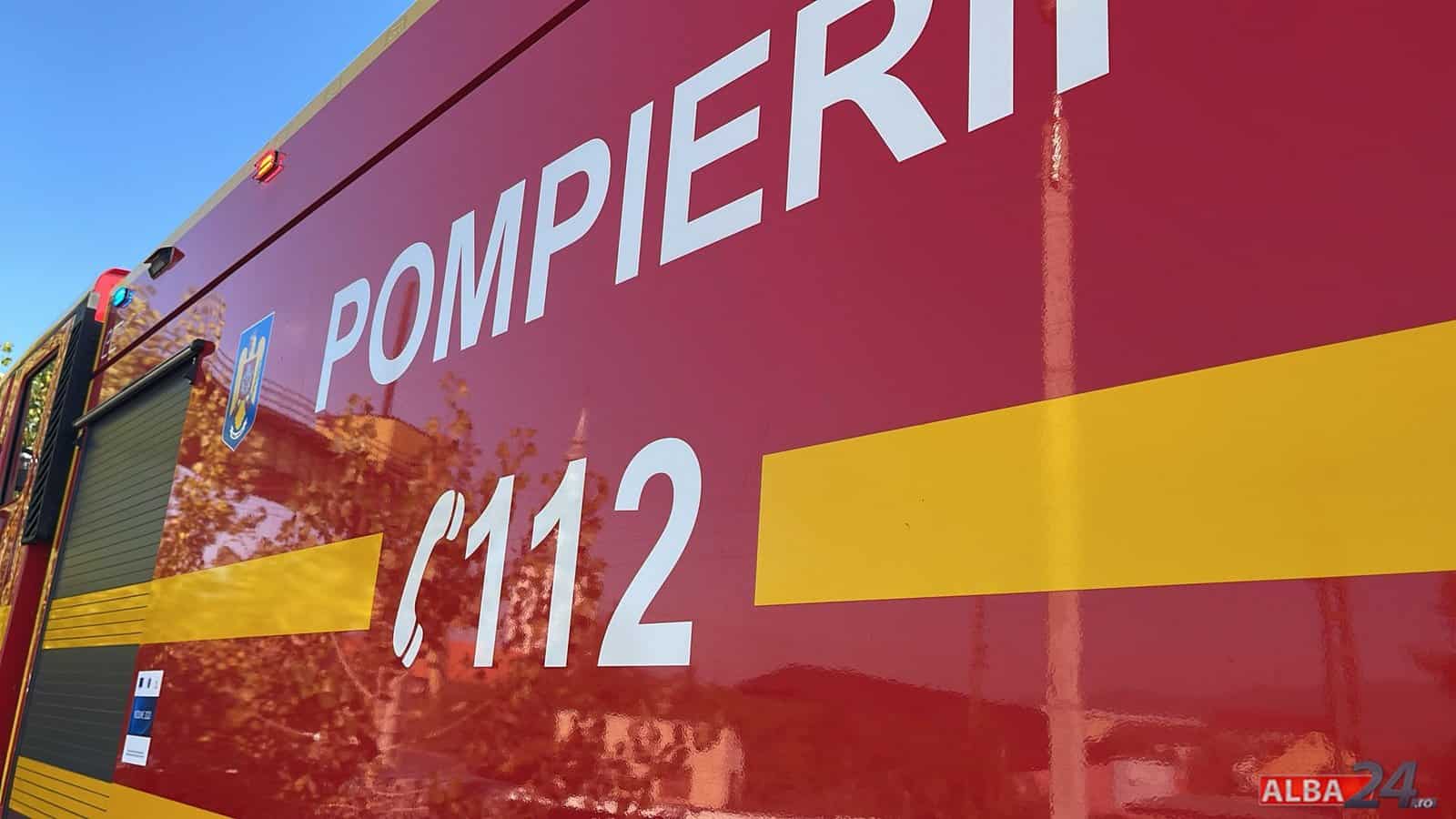 incendiu într o gospodărie din sântimbru. intervin pompierii din alba iulia