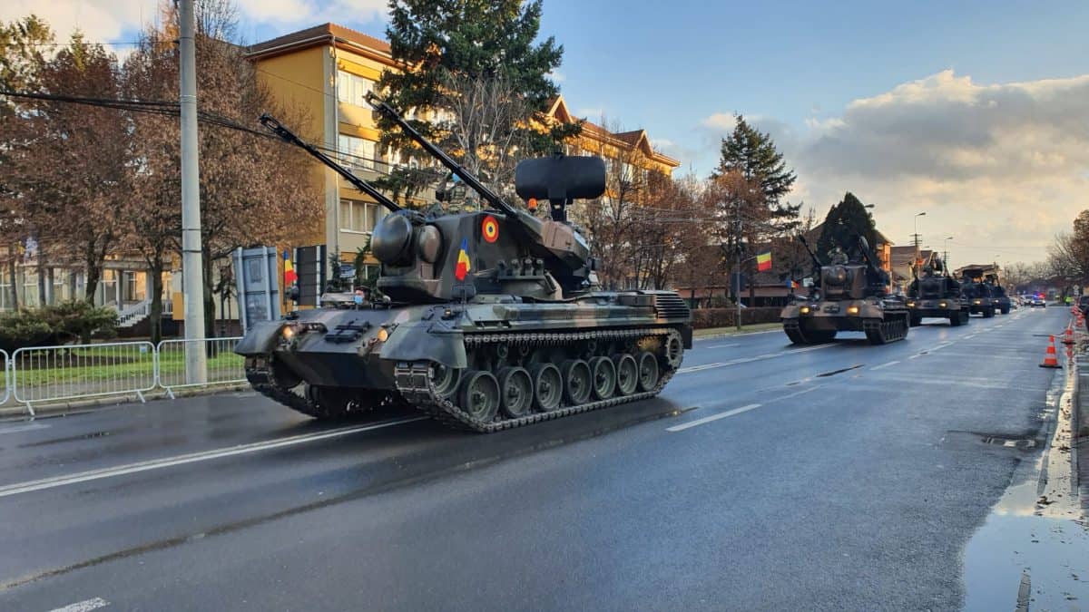 live video: repetiție pentru parada de ziua națională, la alba iulia.