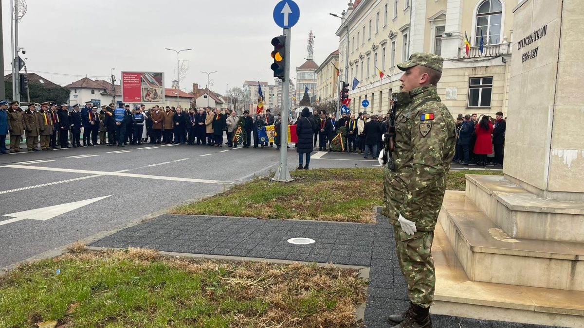 video alba iulia: depuneri de coroane și jerbe de flori