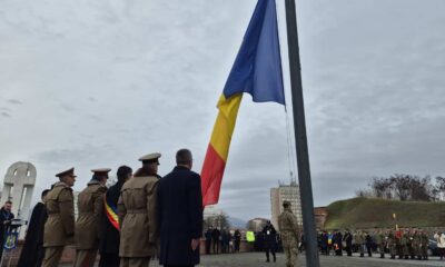 video: arborarea drapelului național al româniei, în piața tricolorului din