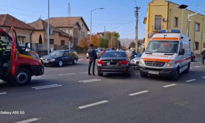 video Știrea ta: accident rutier la alba iulia. două mașini