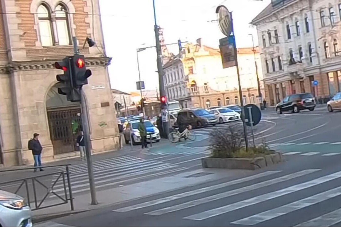 politie pe trotuar e1731514285772.jpg