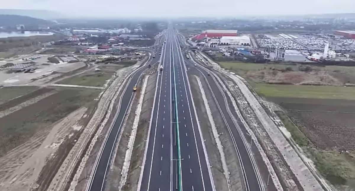 câți kilometri de autostradă și drumuri expres s au construit în