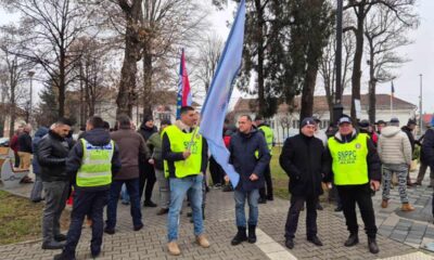 foto video: protest al polițiștilor la alba iulia, împotriva ordonanței ”trenuleț”.