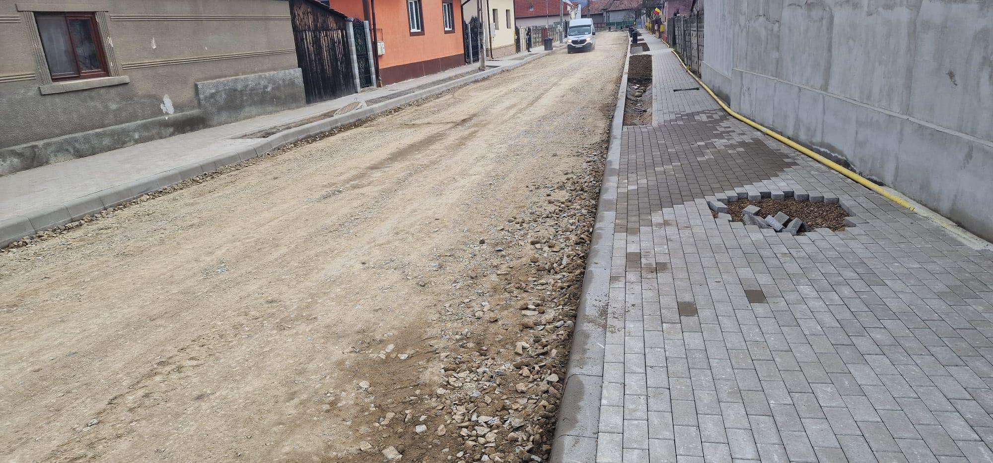 lucrările de infrastructură avansează la teiuș, favorizate de vremea frumoasă