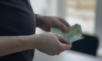 ordonanța trenuleț, explicată: salariile bugetarilor vor fi îngheţate, nu se