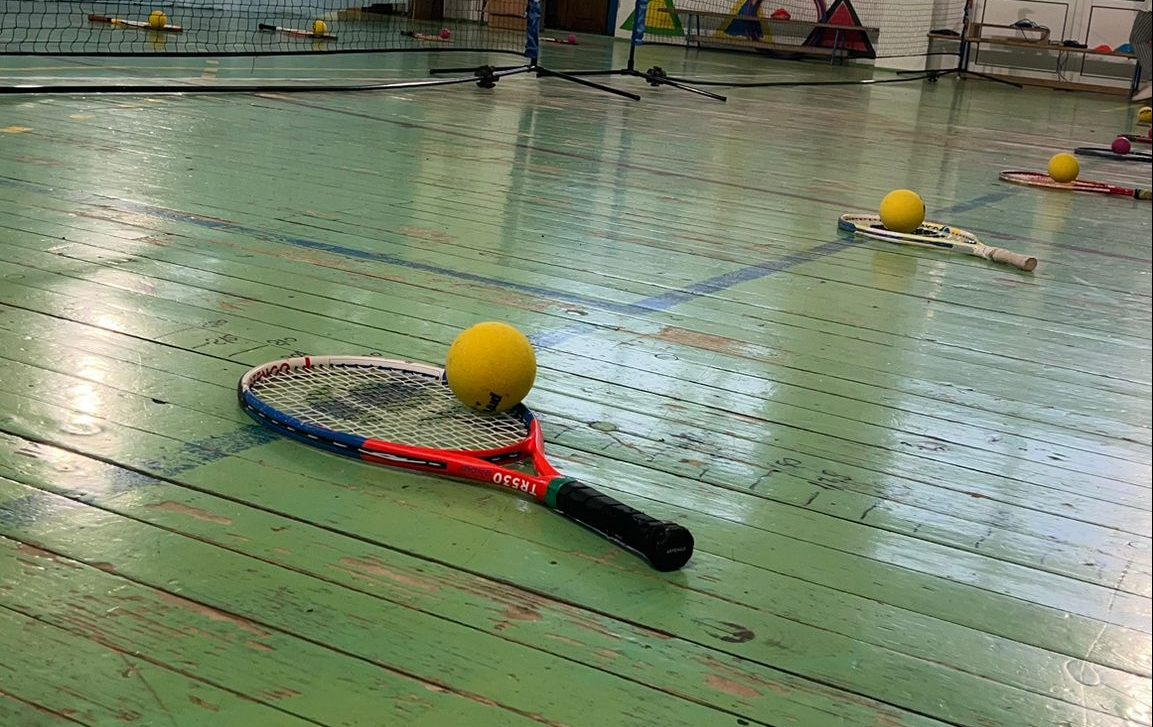 ore săptămânale de tenis pentru o parte dintre elevii a