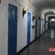 un deținut al penitenciarului aiud a luat pastile, s a urcat