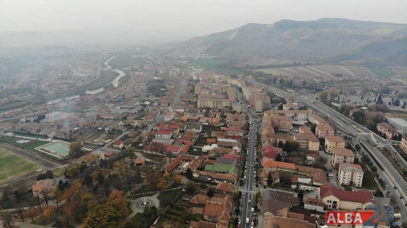 video: locuri de parcare, amenajate în blaj, în locul unor