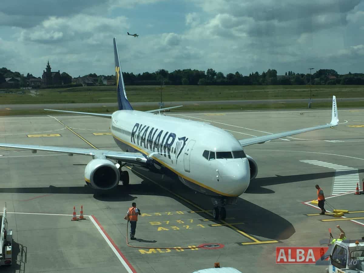 două avioane au solicitat aterizare de urgență pe aeroportul otopeni.