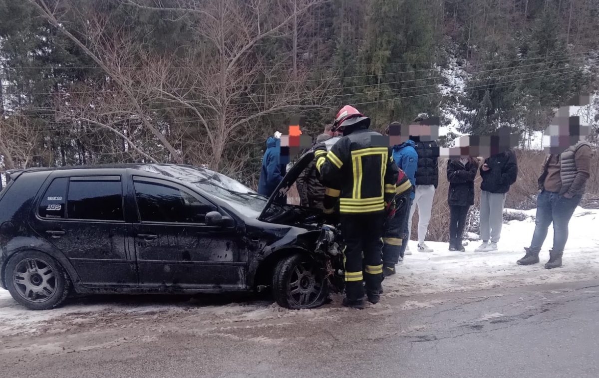 foto: accident rutier pe raza localității arieșeni. un autoturism implicat