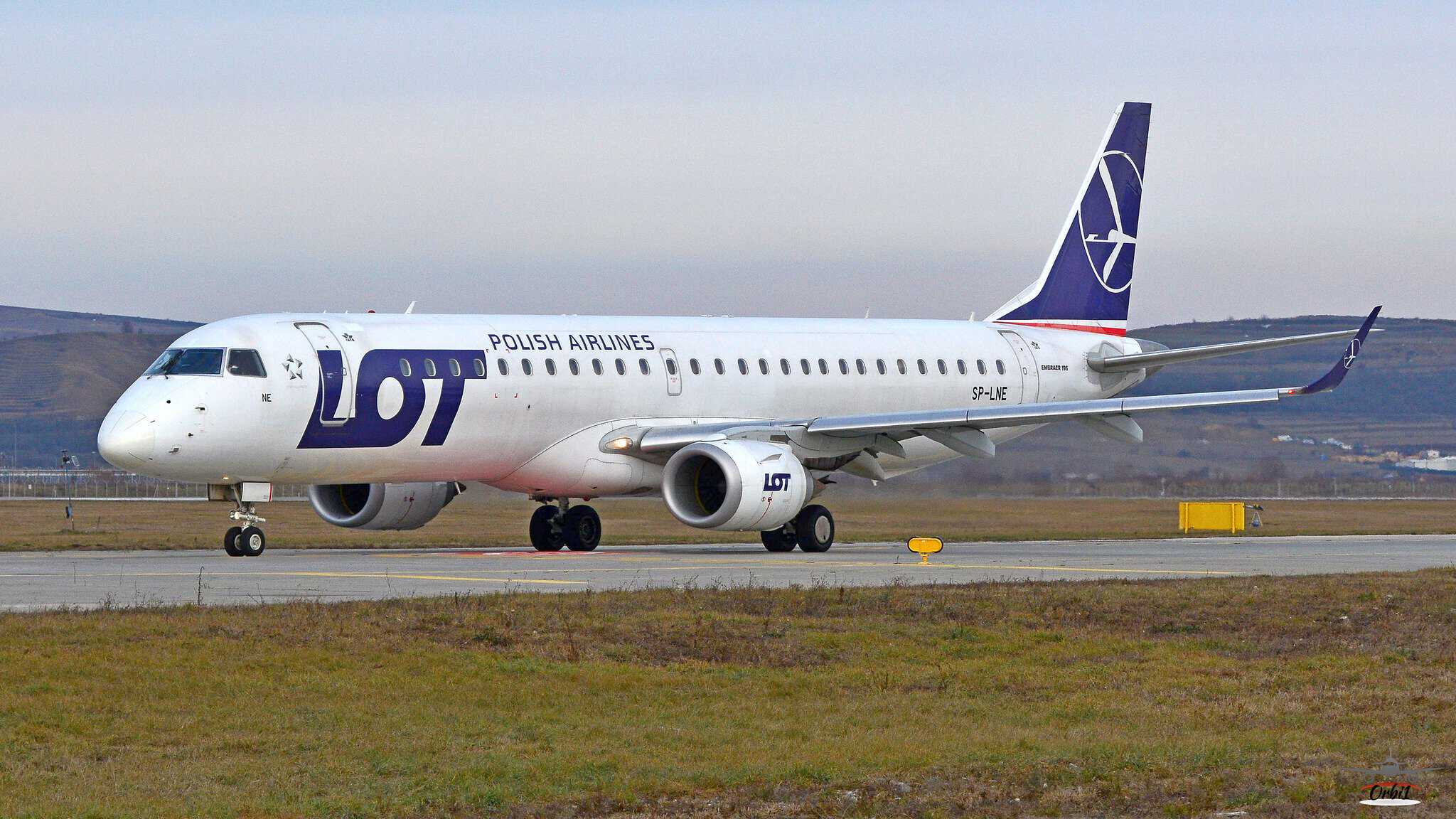 foto lot polish airlines.jpg