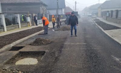 lucrările de modernizare pe strada mihail kogălniceanu din teiuș, aproape