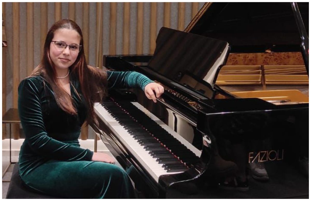 pianista din alba iulia antonia dogeanu, succes internațional la paris.