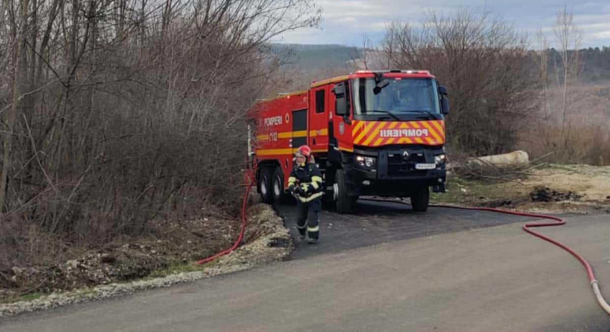 update: incendiu la o locuință din săsciori. intervin pompierii din