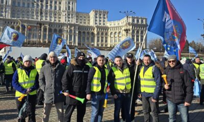 video 70 de polițiști din alba, la protestul de amploare