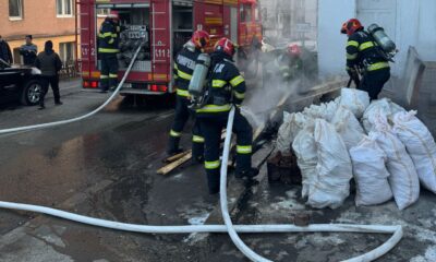 video: incendiu la câmpeni. focul a fost stins de pompieri