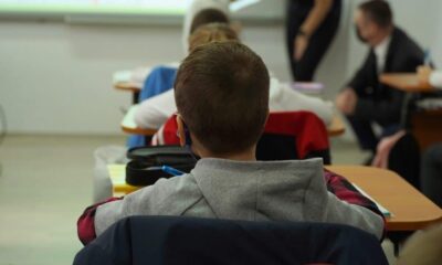 ministerul educaţiei estimează o scĂdere alarmantă a numărului de elevi