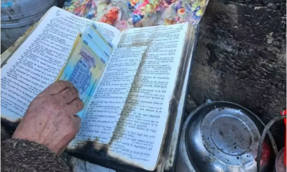 lângă noi: o biblie în care se aflau 13.000 de