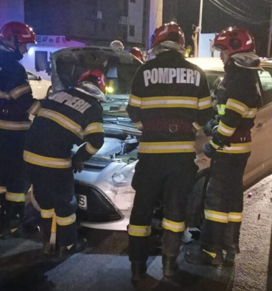 foto: accident rutier în alba iulia, cu două autoturisme implicate.