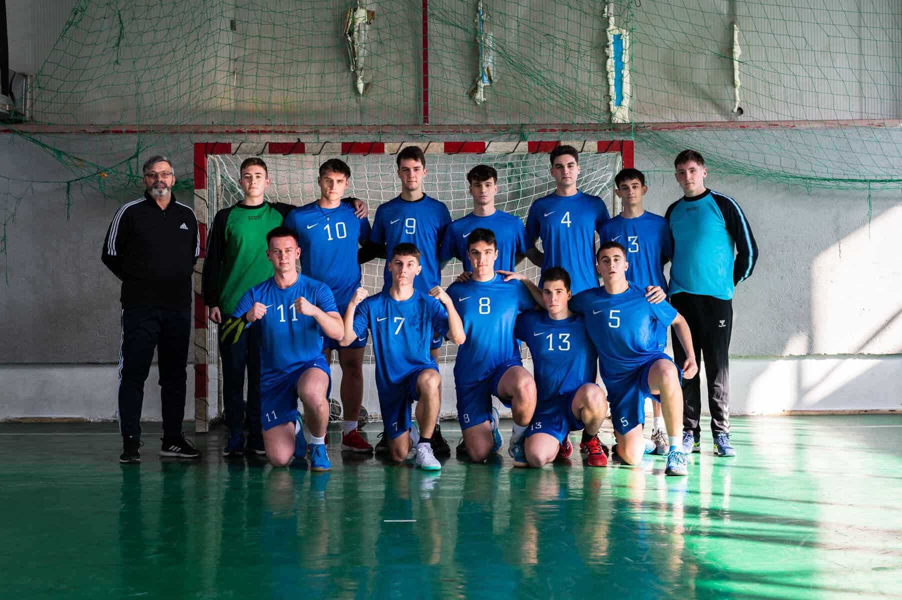 foto: echipa de handbal a colegiului militar din alba iulia,