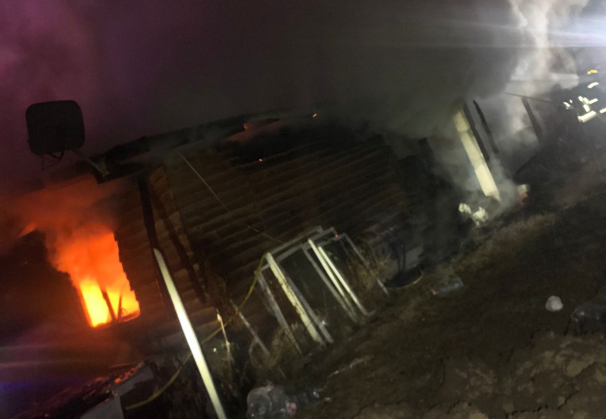 foto incendiu în cugir: o cabană a fost cuprinsă de