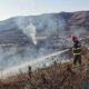 foto: incendiu de vegetație uscată în municipiul blaj. intervin pompierii,