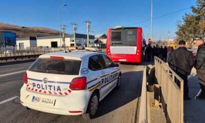 foto: incident în trafic la alba iulia. un pasager dintr un