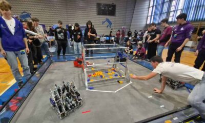 foto video: concurs de robotică, la alba iulia. 18 echipe de