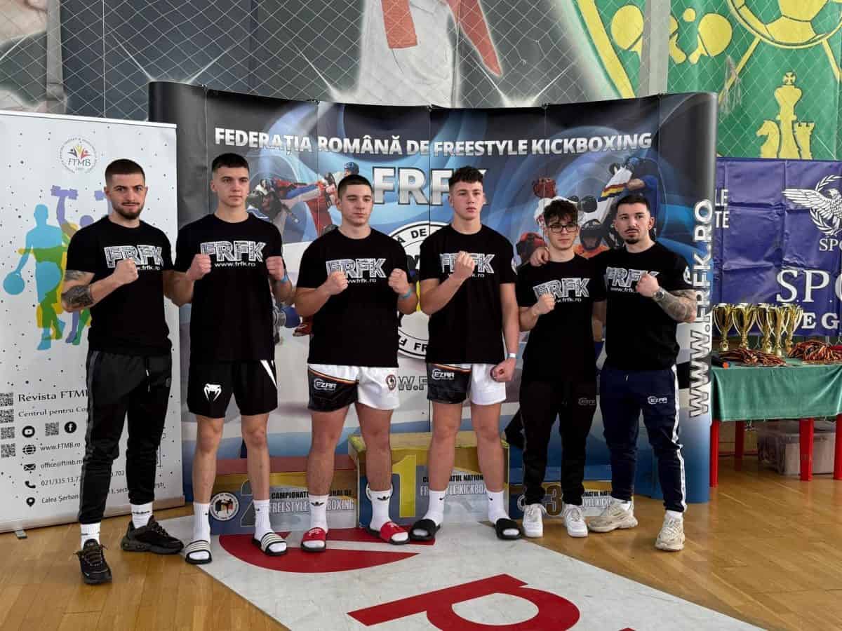 luptătorii clubului revolution academy alba au urcat în ring la