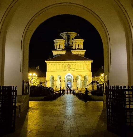 slujbă de priveghere la catedrala Încoronării din alba iulia. programul