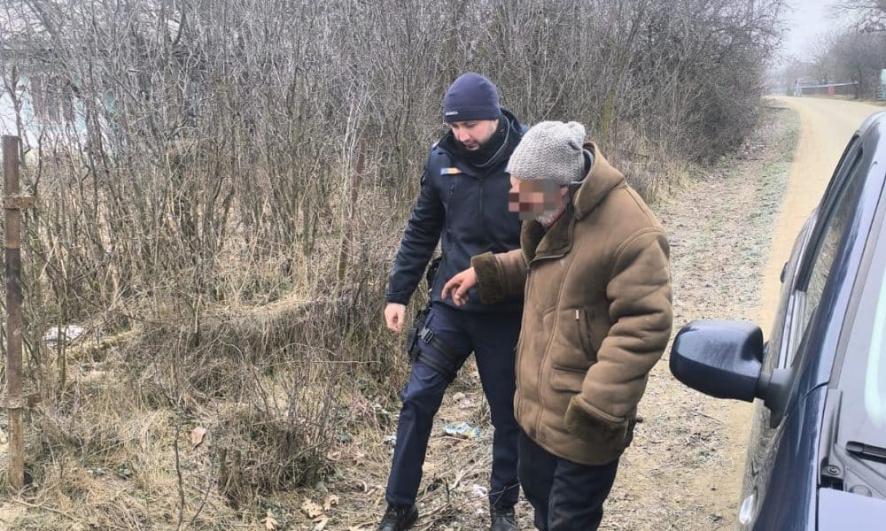 foto&video: empatie! bătrânel din satul vatra din comuna hudești, ajutat