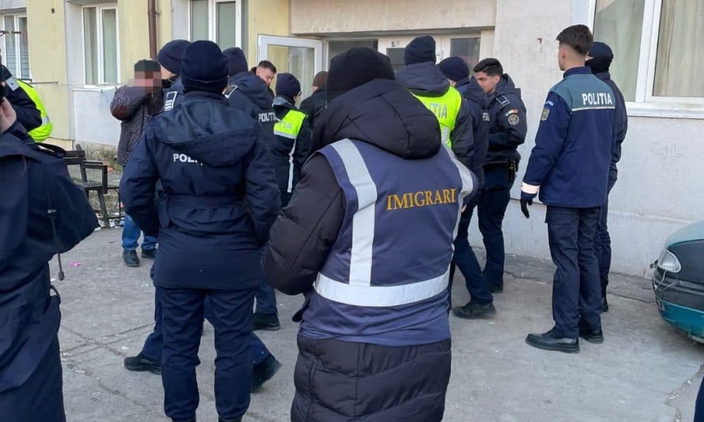 foto: acțiune a polițiștilor de imigrări din botoșani, alături de