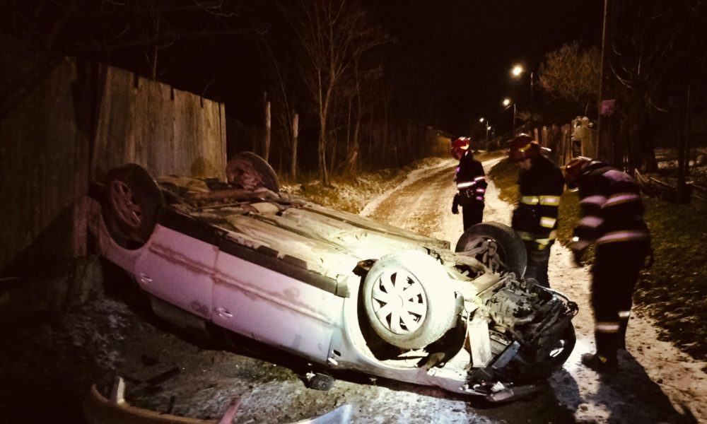 accident la socrujeni. o mașină a ajuns pe capotă dar