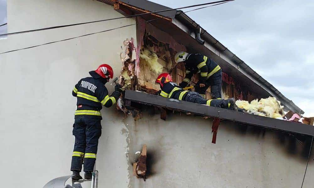 casele a două familii din flămânzi și pomârla au fost